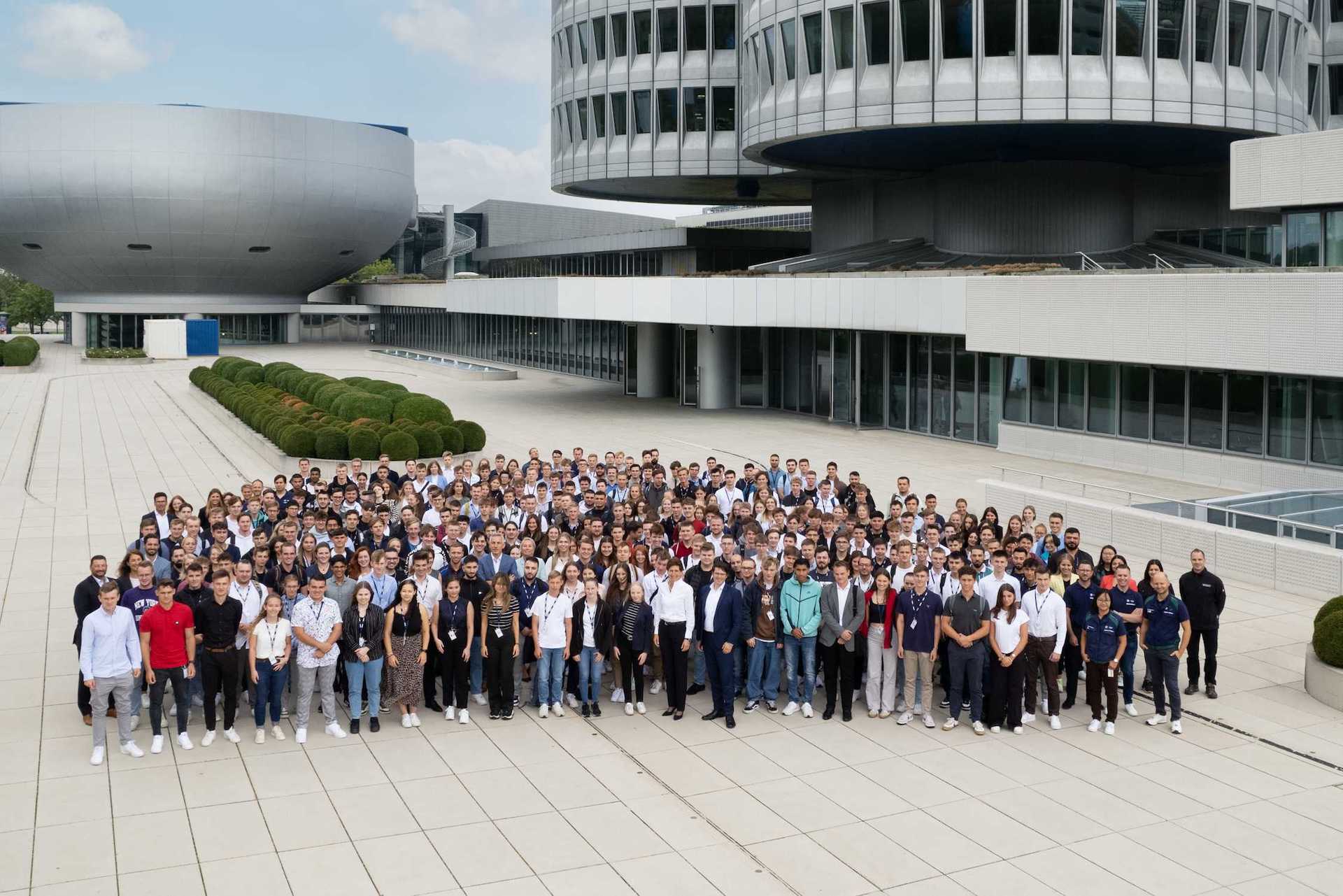 BMW Group Bildungsinitiative: Förderung der Ausbildung und beruflichen Entwicklung junger Menschen